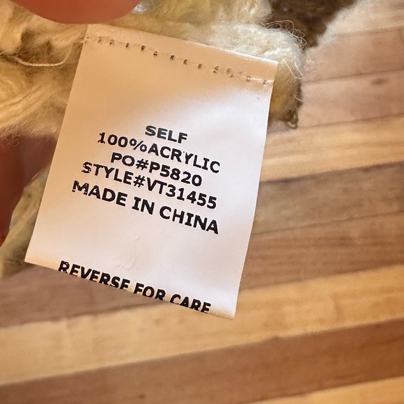 Grey Bandit Dana Sweater - Small NWT - Picture 8 of 9